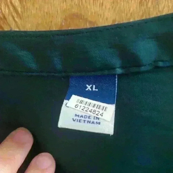 Old Navy Satin Feel Half Button Short Sleeve Forest Green Bluish Blouse Size XL - Picture 4 of 7